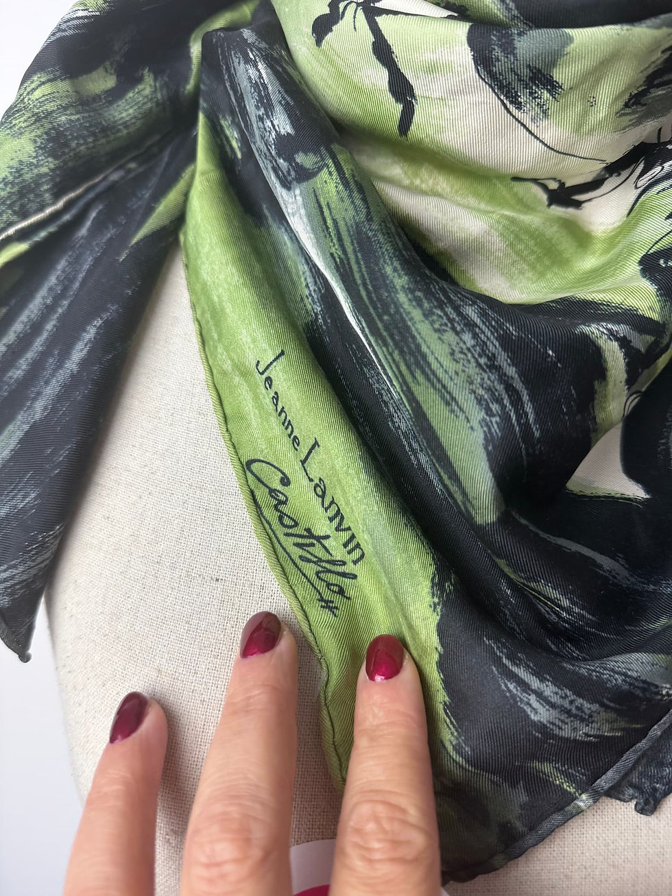 Miniature : Carré en soie Jeanne Lanvin – par Antonio del Castillo