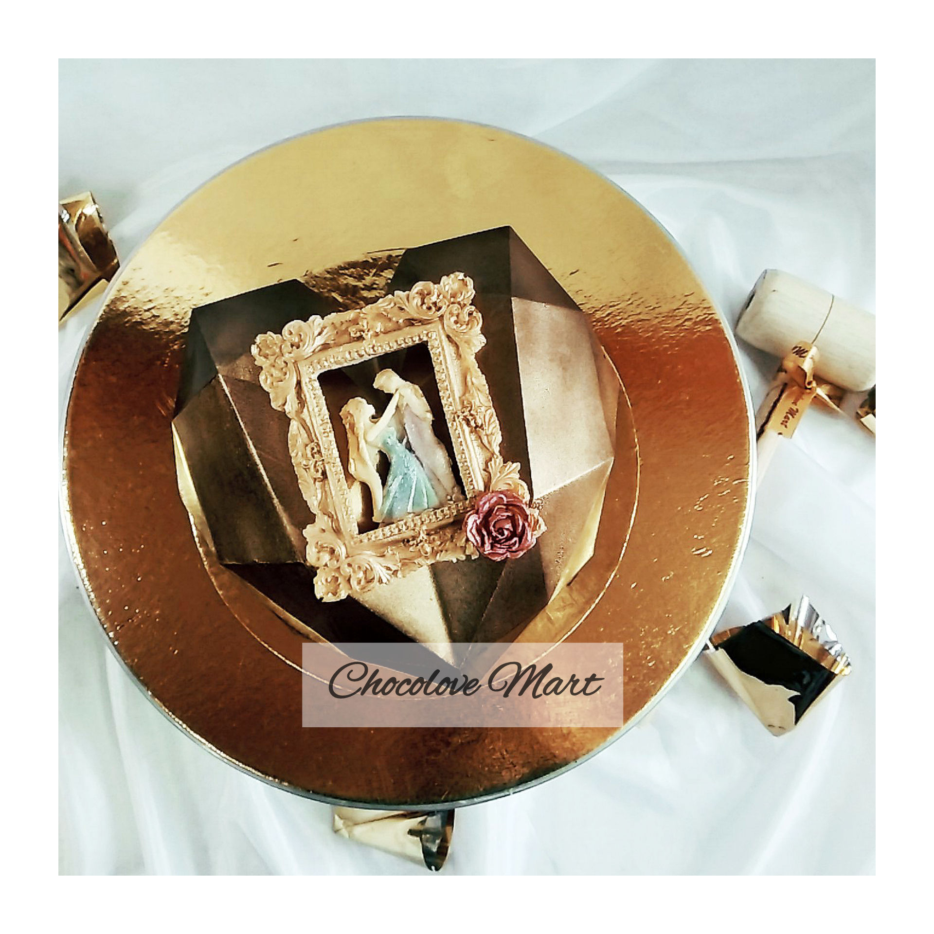 Anniversary Pinata Heart Cake- 900g