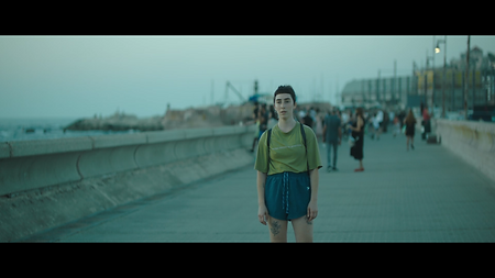 Begin_ONLINE 141021-MASTER.mov.00_16_05_19.Still003.png