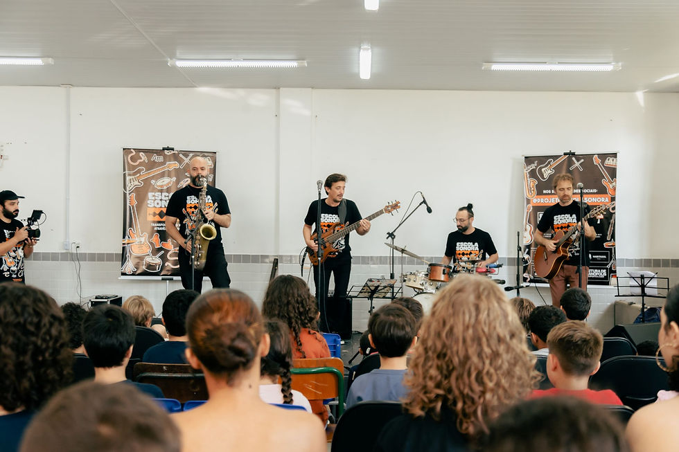 A música que chega à escola e fica na memória