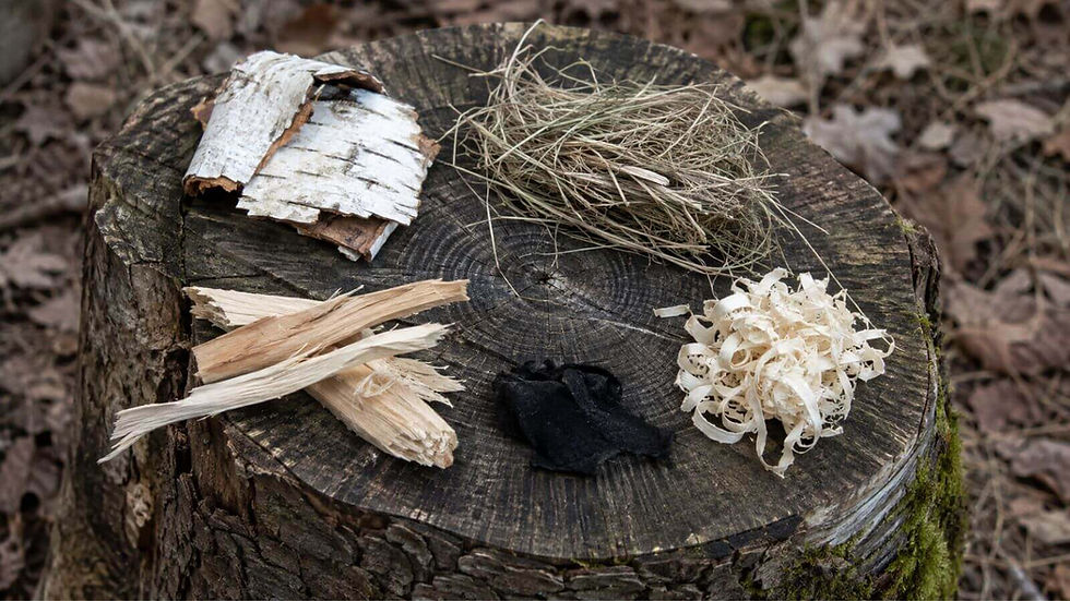Verschiedene Zunderarten zum Feuer machen im Bushcraft.