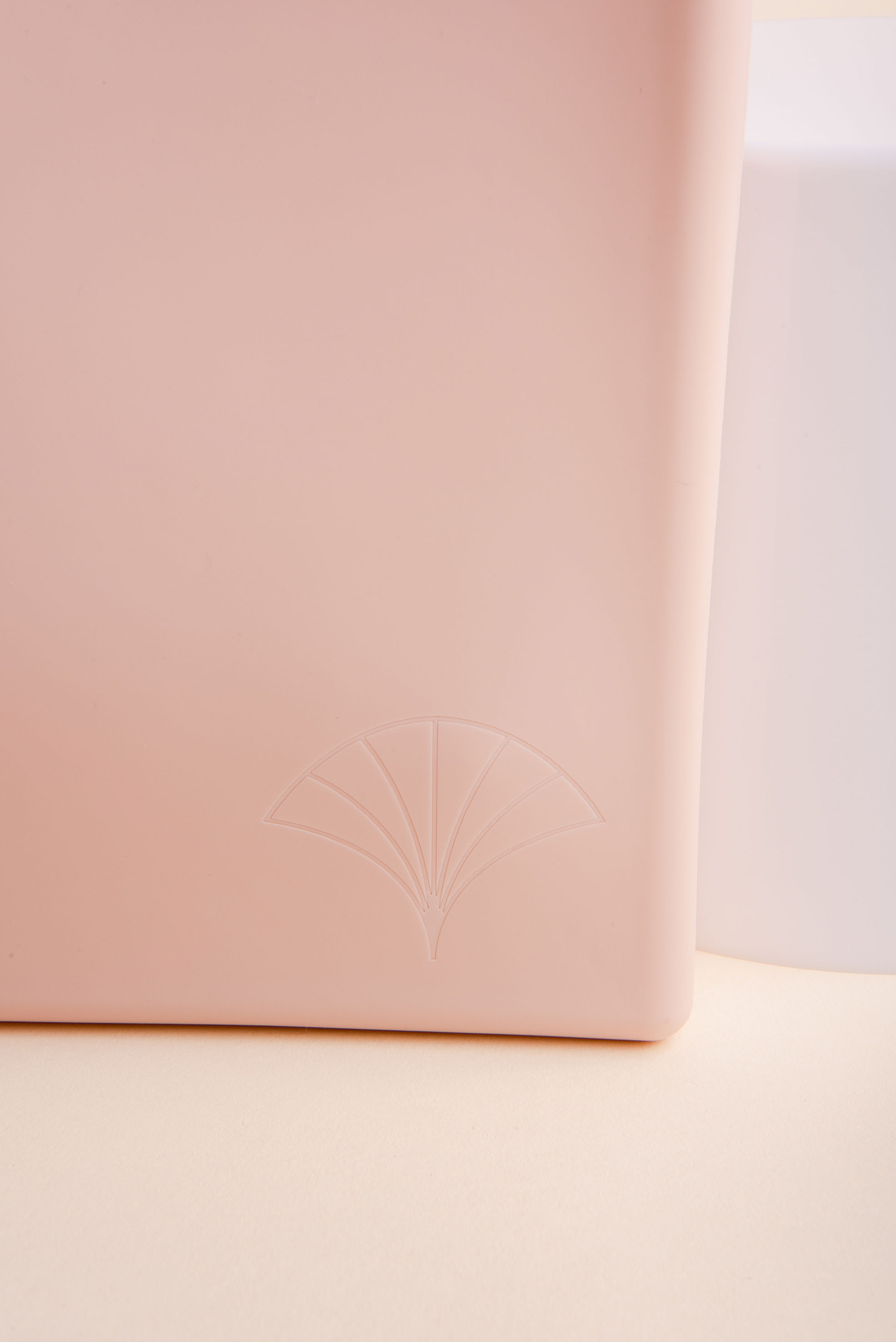 The Esty & Co. Washable Silicone Bag - Blush