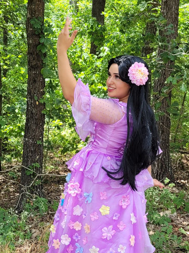 Isabela Madrigal Encanto cosplay Anna Joie