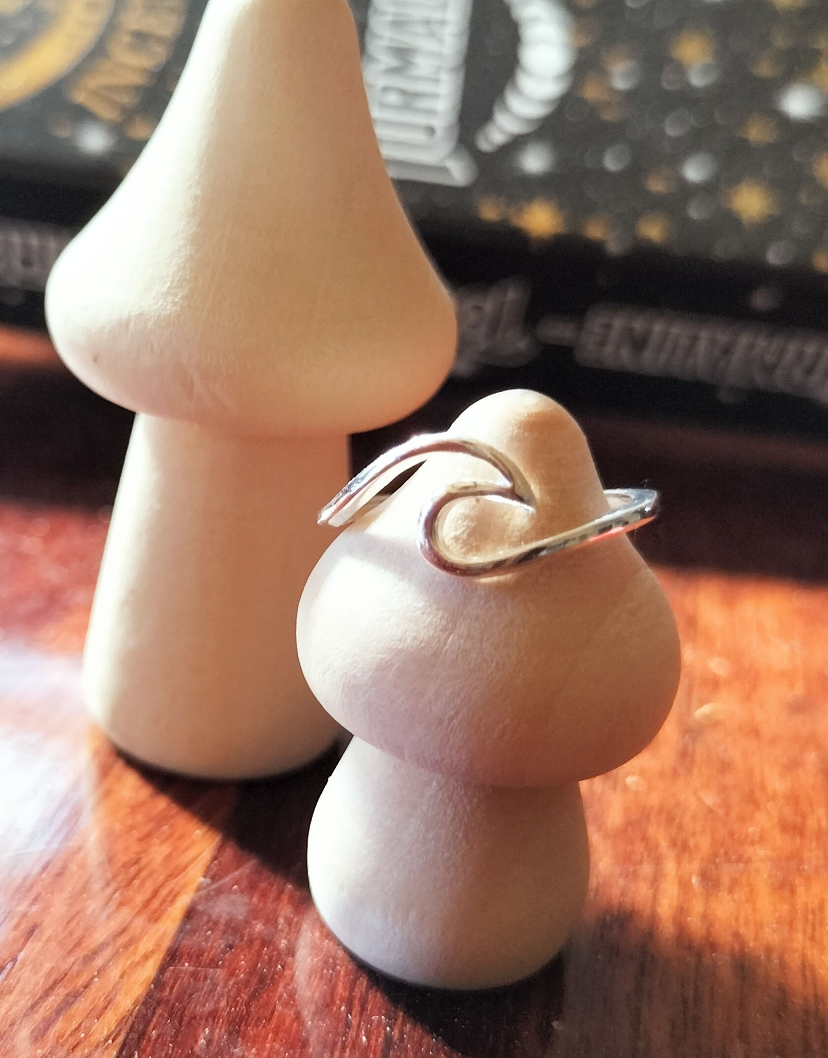 Wave toe ring