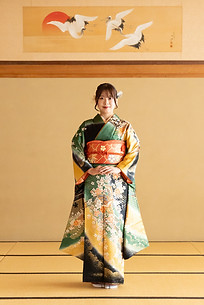 正面立ち姿_edited.jpg
