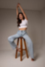 Atriz Malu Lazari. CAJU Agenciamento.