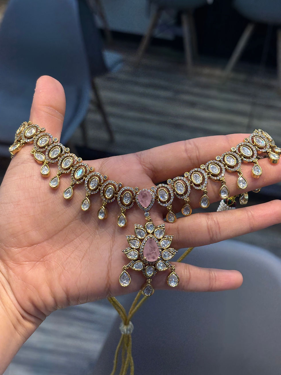 Thumbnail: Polki studded necklace with earrings - Pink - Victorian polish