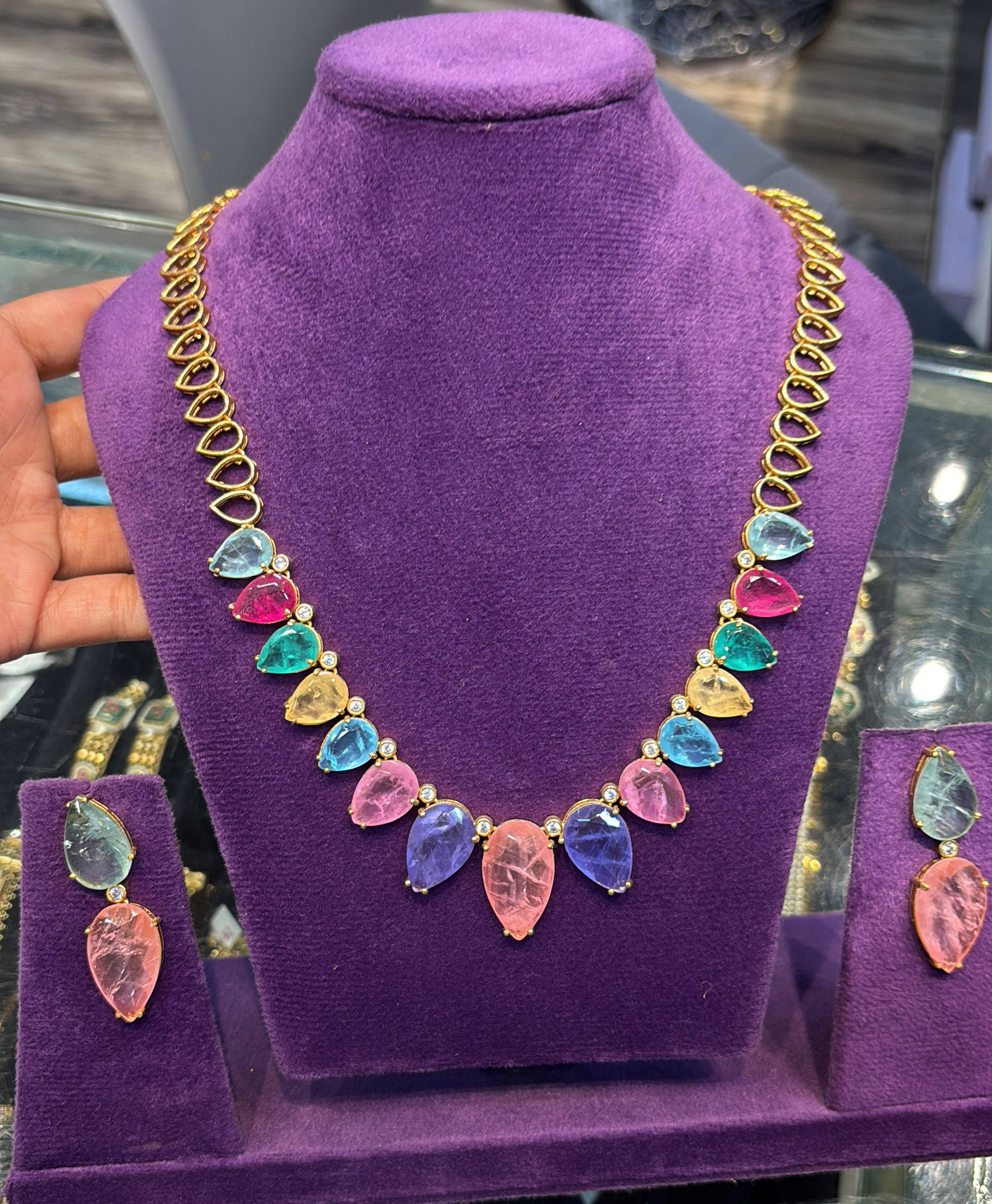 Doublet stone studded necklace and earrings 