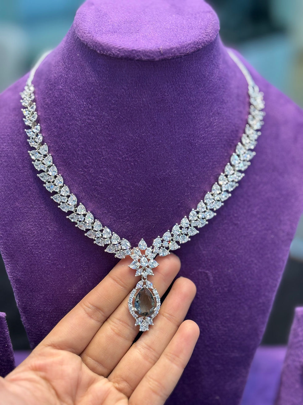 Thumbnail: Diamond drop necklace and earrings - Grey 