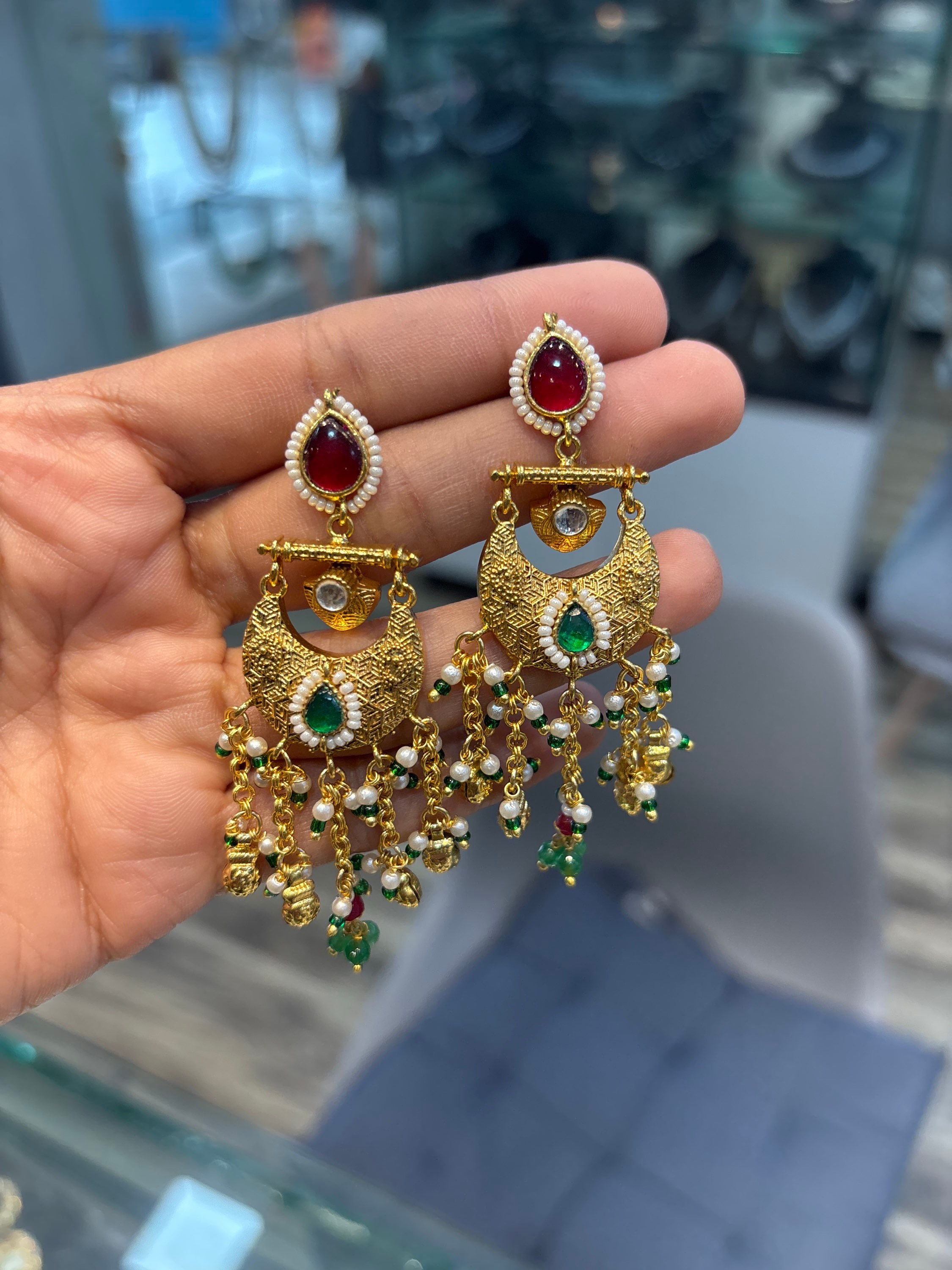 Jadtar / jadau / kundan jhumki earrings 