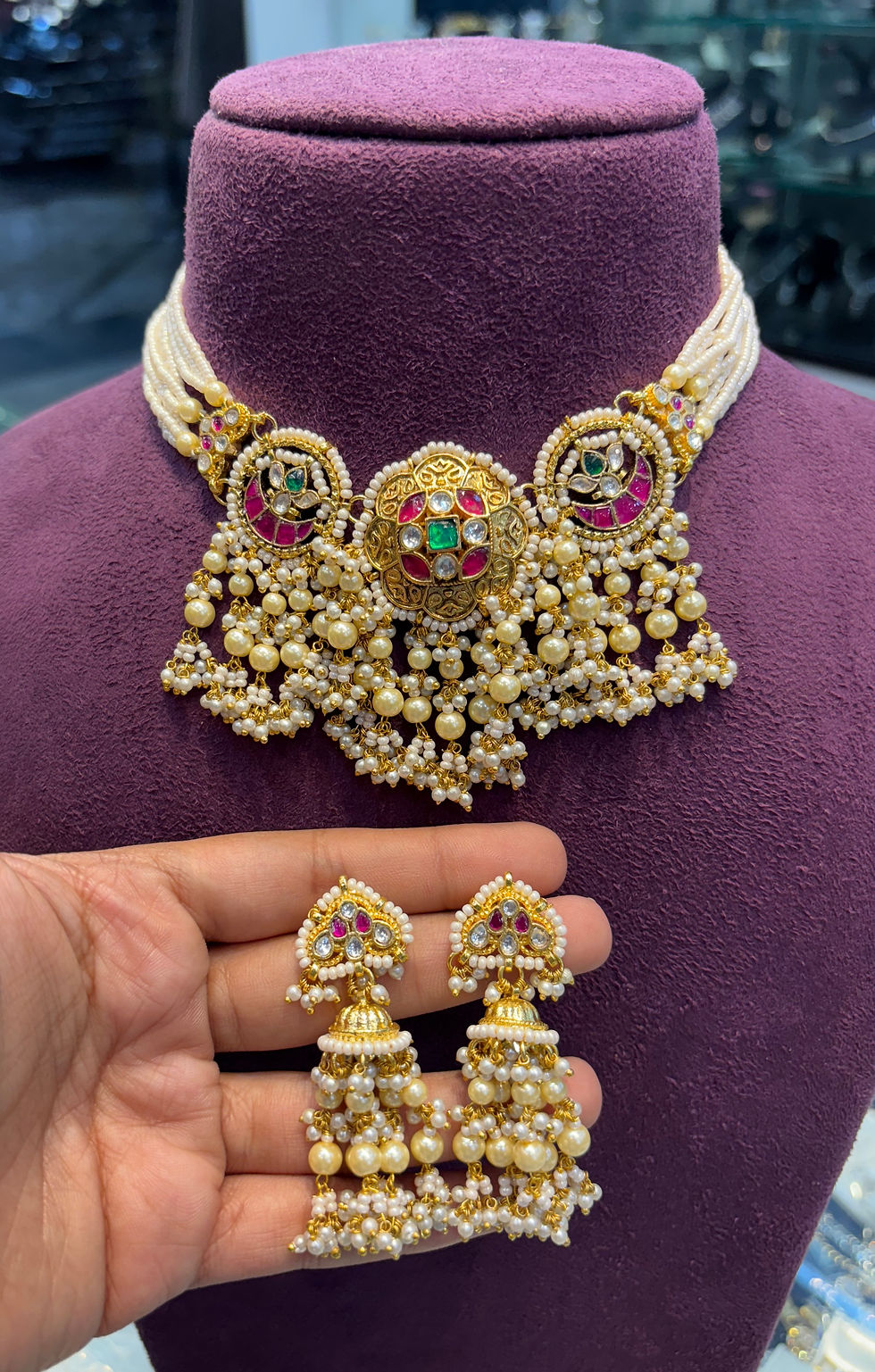 Thumbnail: Pachi kundan necklace and jhumki earrings 