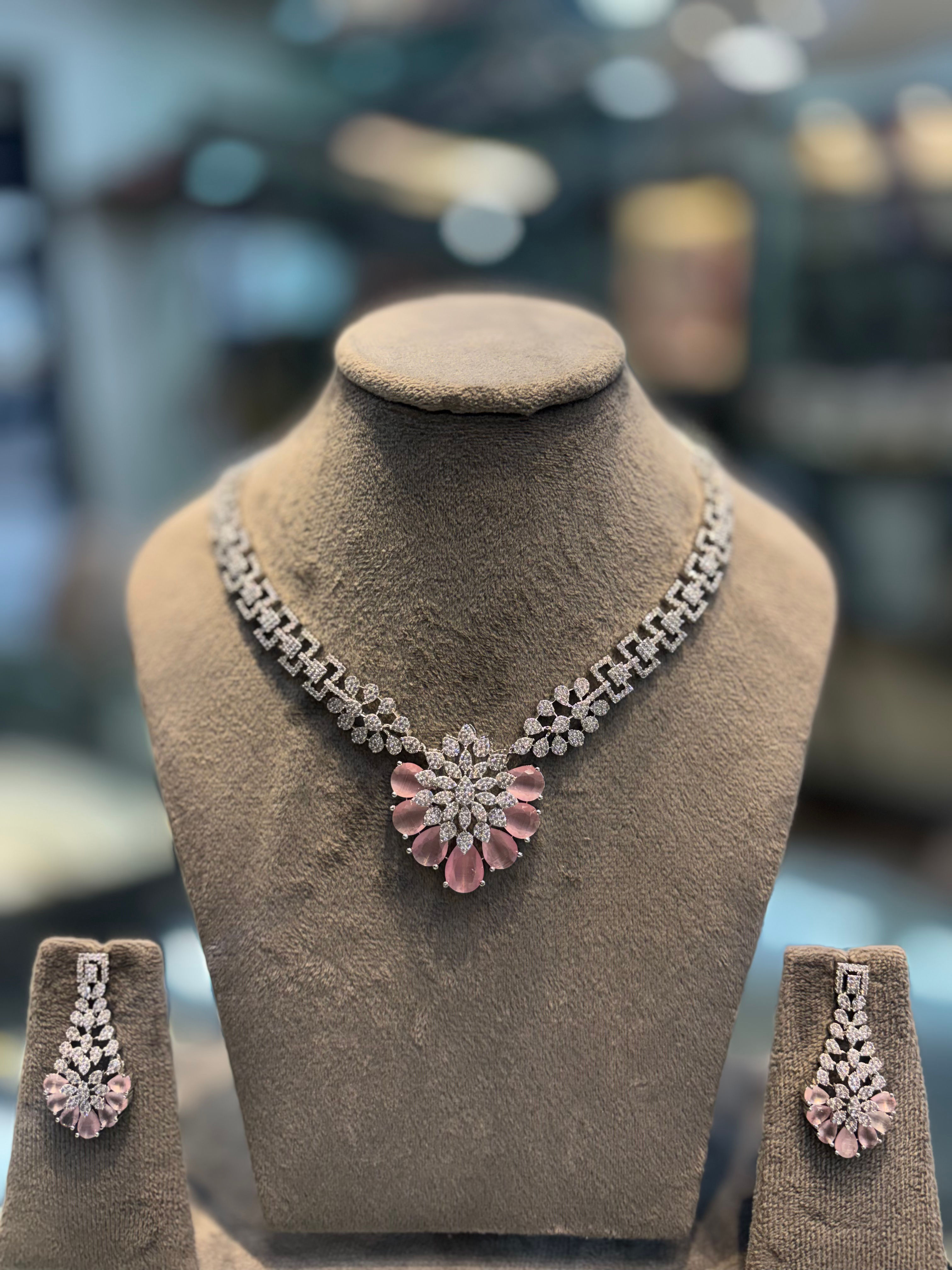 Diamond floral necklace and earrings - Pink 