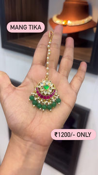 Pachi kundan mang tika 