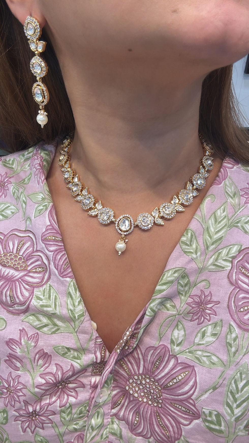 Thumbnail: Polki necklace and earrings with pearl drops