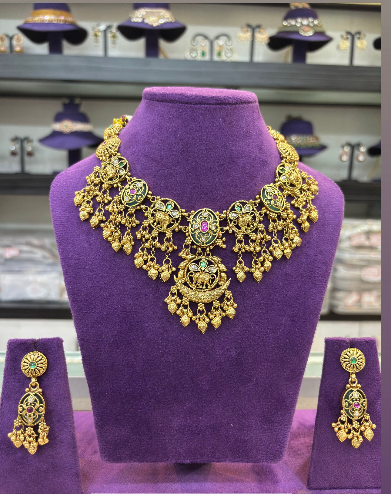 Heritage gold necklace with earrings - mint