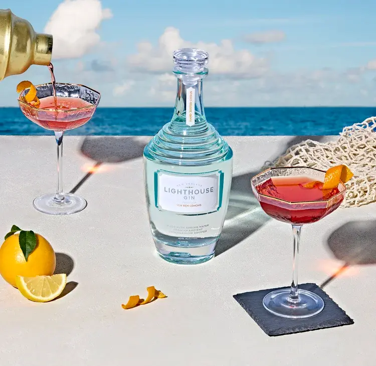 Lighthouse_summer_cocktails_pour