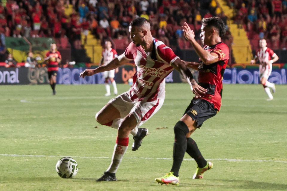 Partida entre Sport x Náutico na Ilha do Retiro (Sandy James / DP Foto)