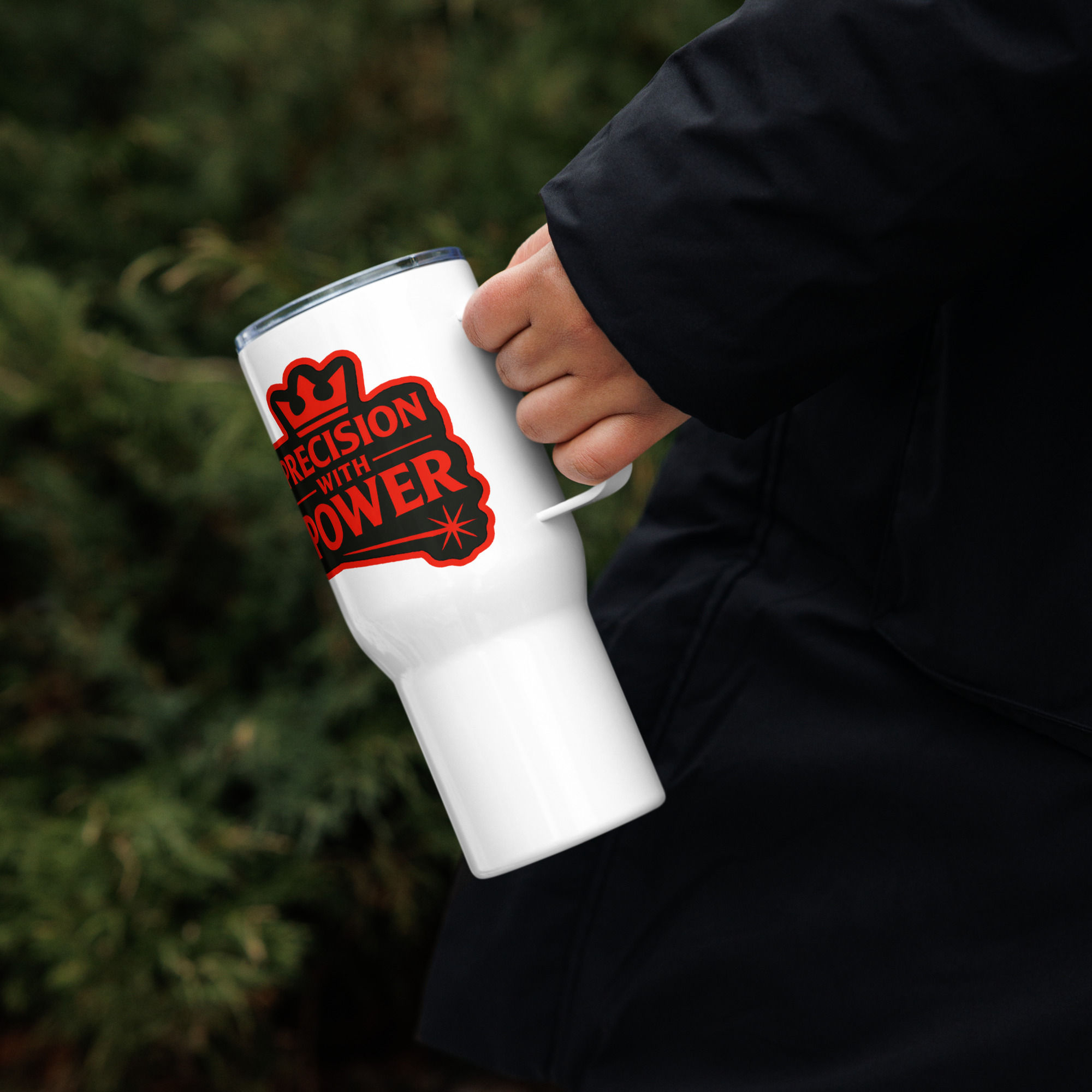 Travel mug with a handle