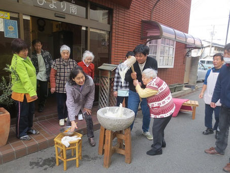お餅つき大会