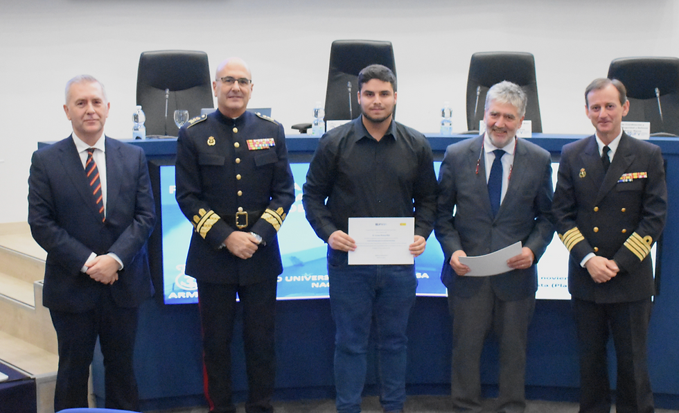 Entrega de diplomas en el Museo Naval.