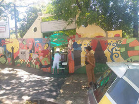 Entrega de merendas escolares para famílias são acompanhadas por policiais militares