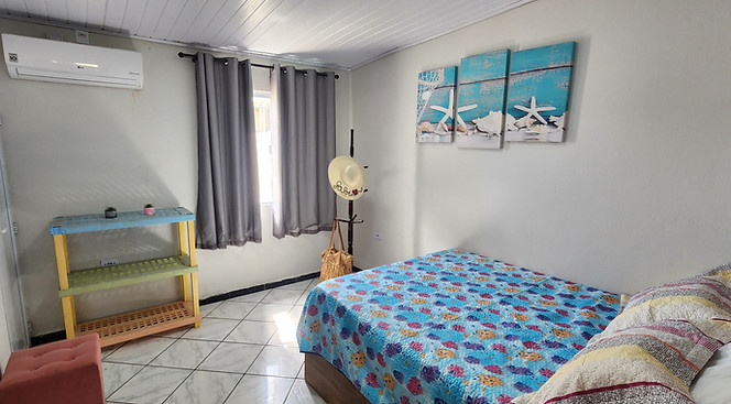 Quarto 01 - cama casal, tv a cabo, ar condicionado