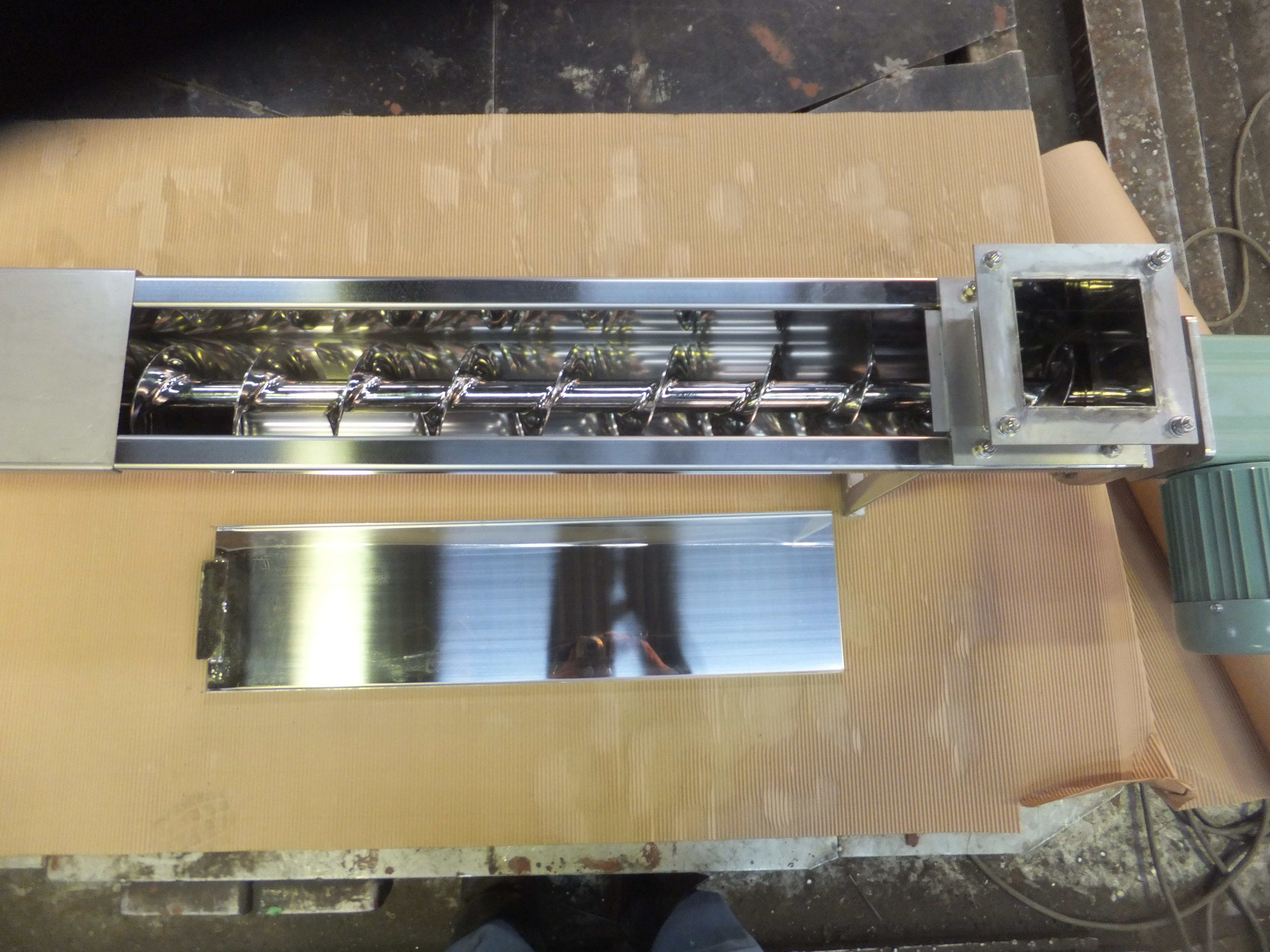 規格型スクリュー - 製品案内