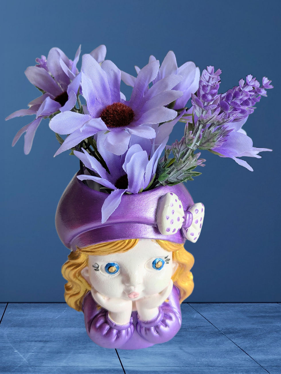 Miniature : Pot Décoratif  " Féminin "