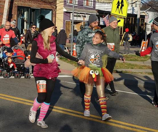 Donohues-Turkey-Trot-2021-walkers-771x591.jpeg