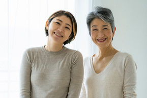 笑顔の女性