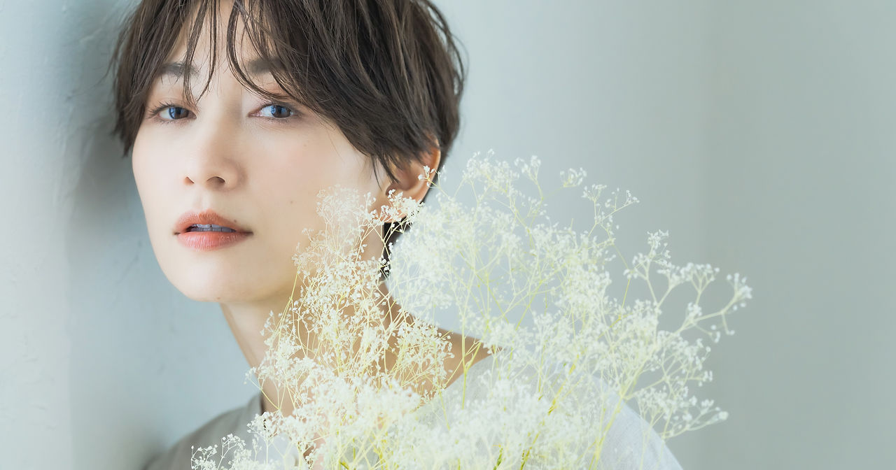 ショートヘアの女性