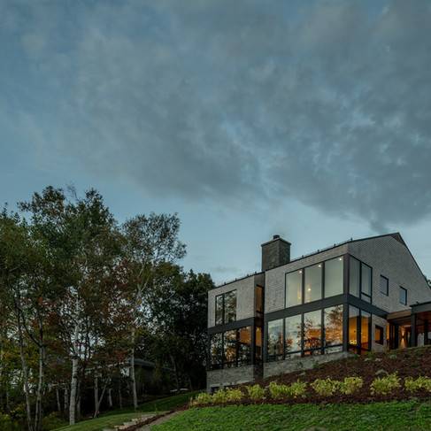 Vue depuis la rive du fleuve à la Gallery House de Rothesay, au Nouveau-Brunswick