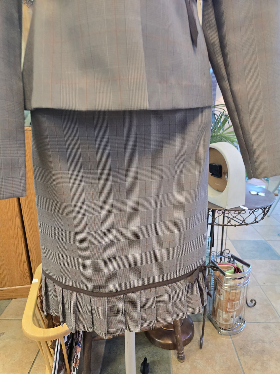 Thumbnail: Sweet 2 piece suite size M