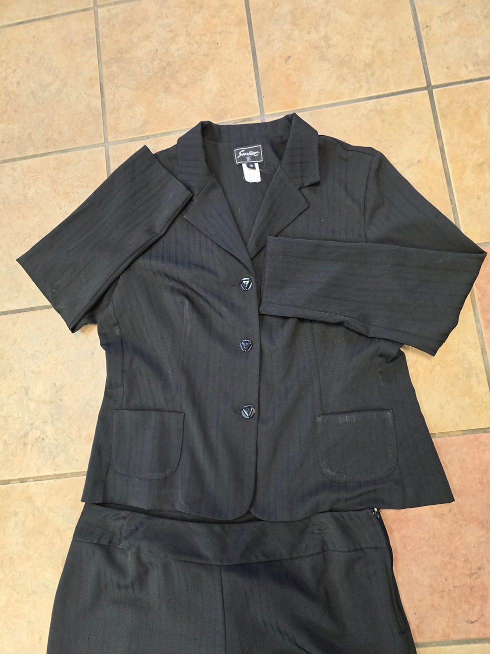 Thumbnail: Women 2 piece pants suit Blue size 18