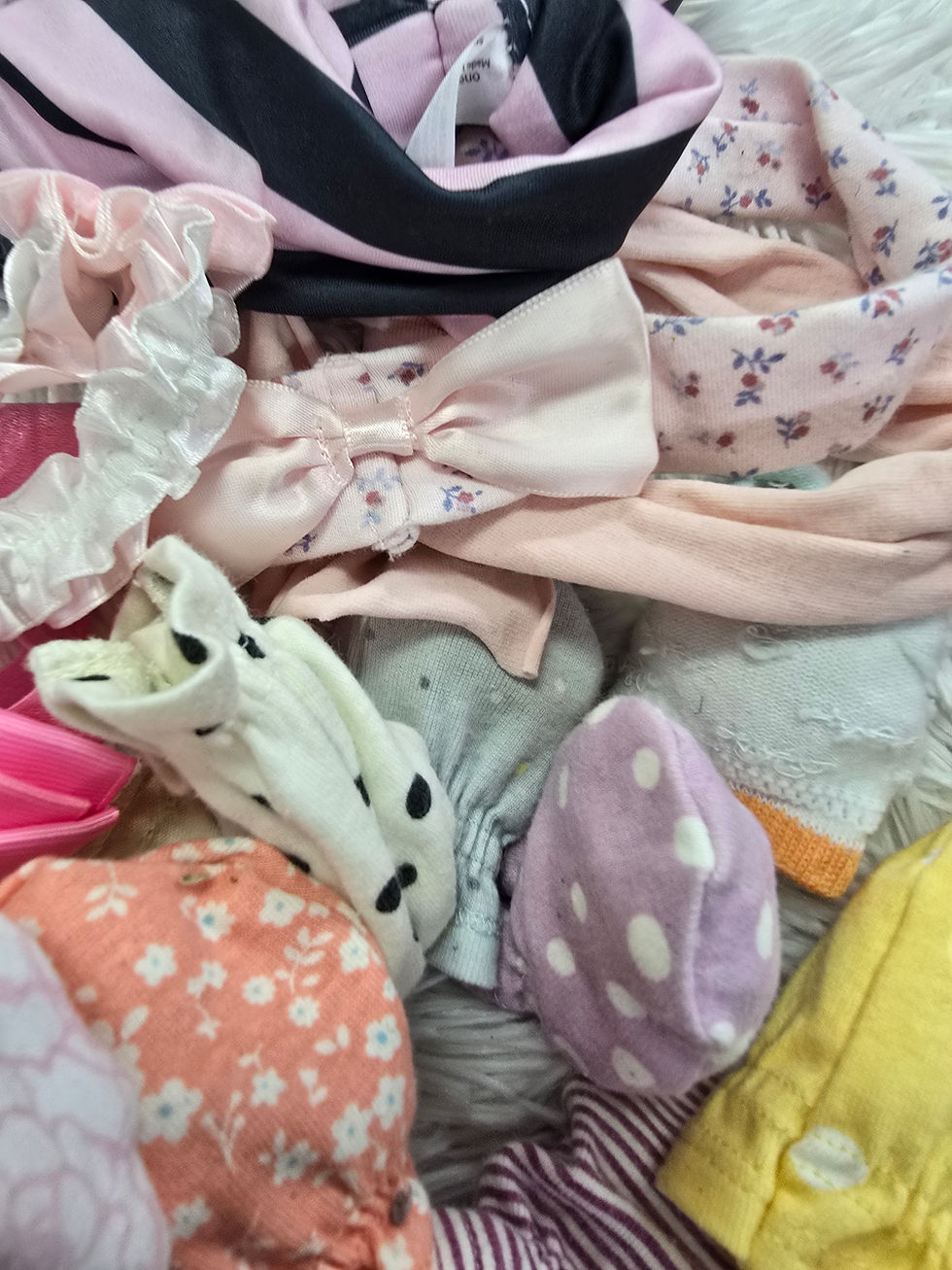 Thumbnail: Baby girl accessories MITTENS AND BOWS