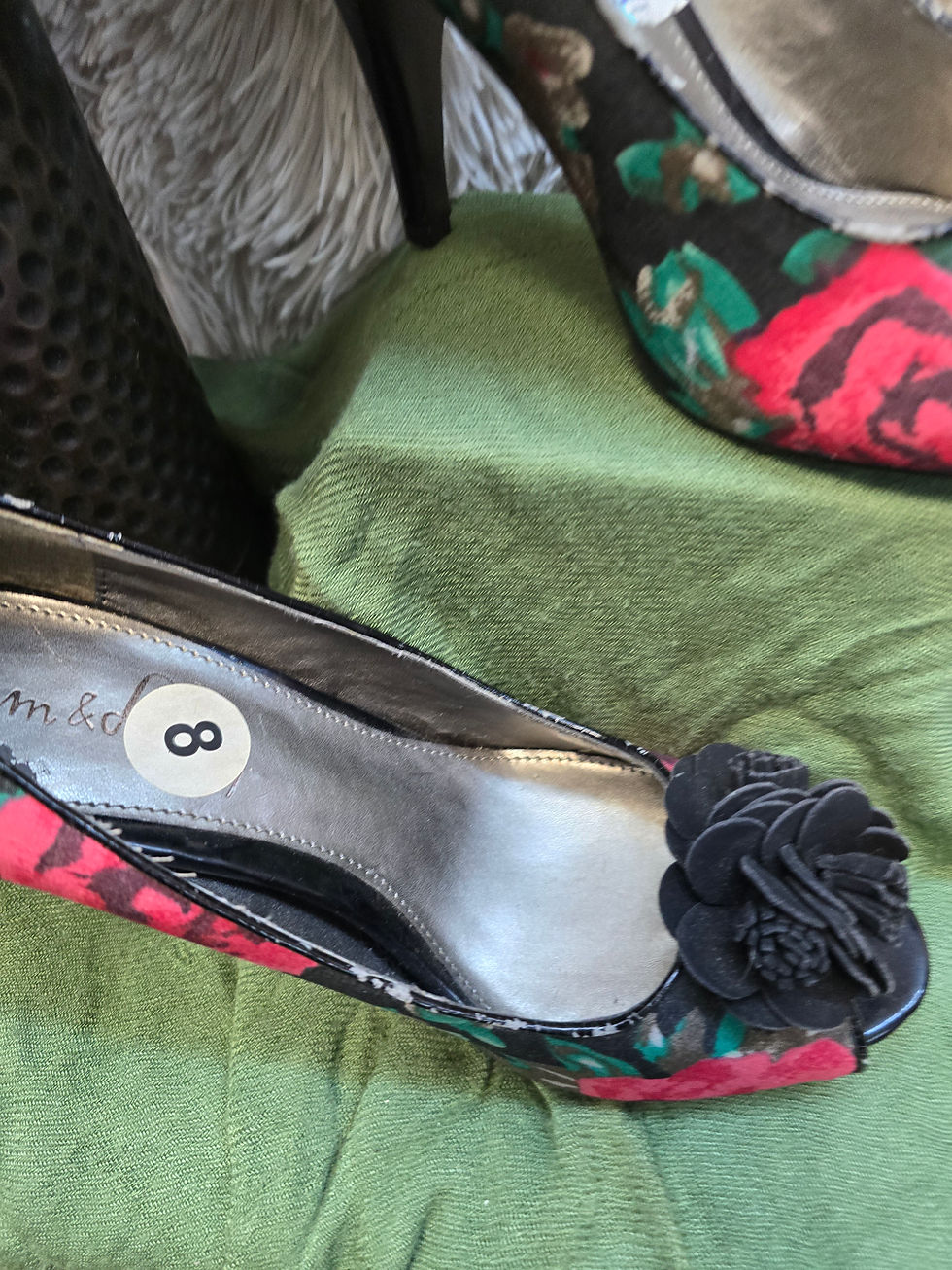 Thumbnail: Saam and Libby heel size 8