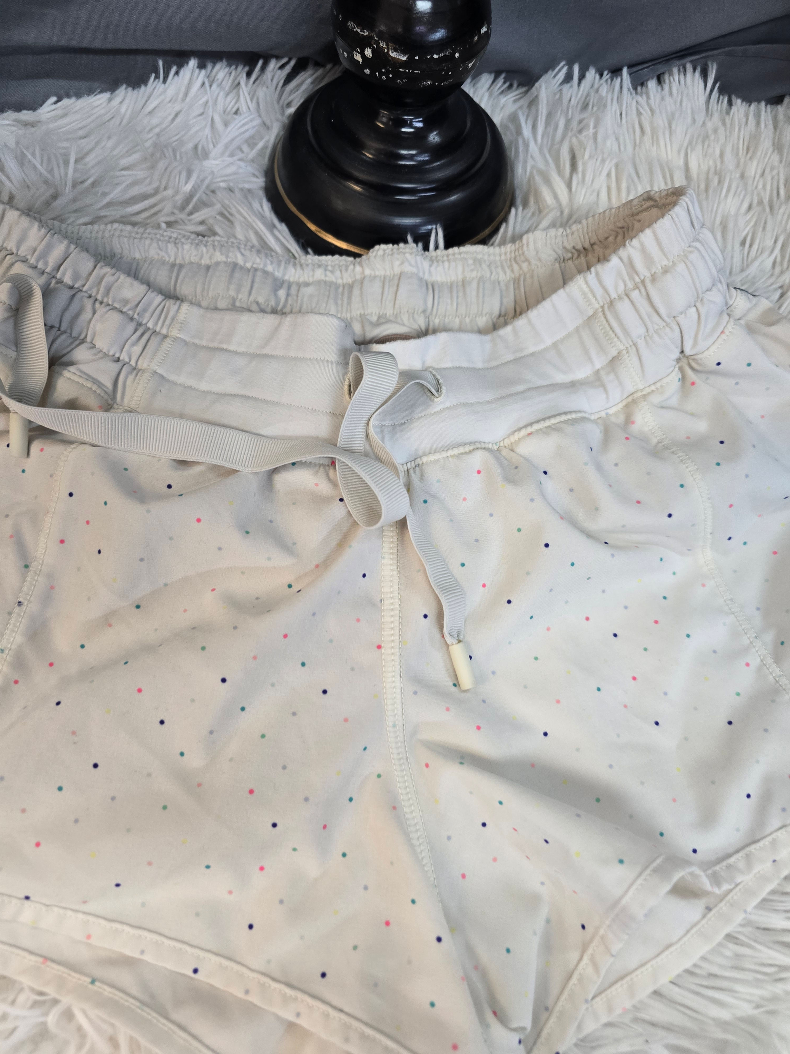 Lululemon shorts size 4