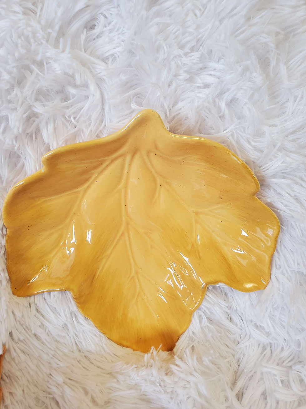 Thumbnail: Fall Yellow leaf accent tray