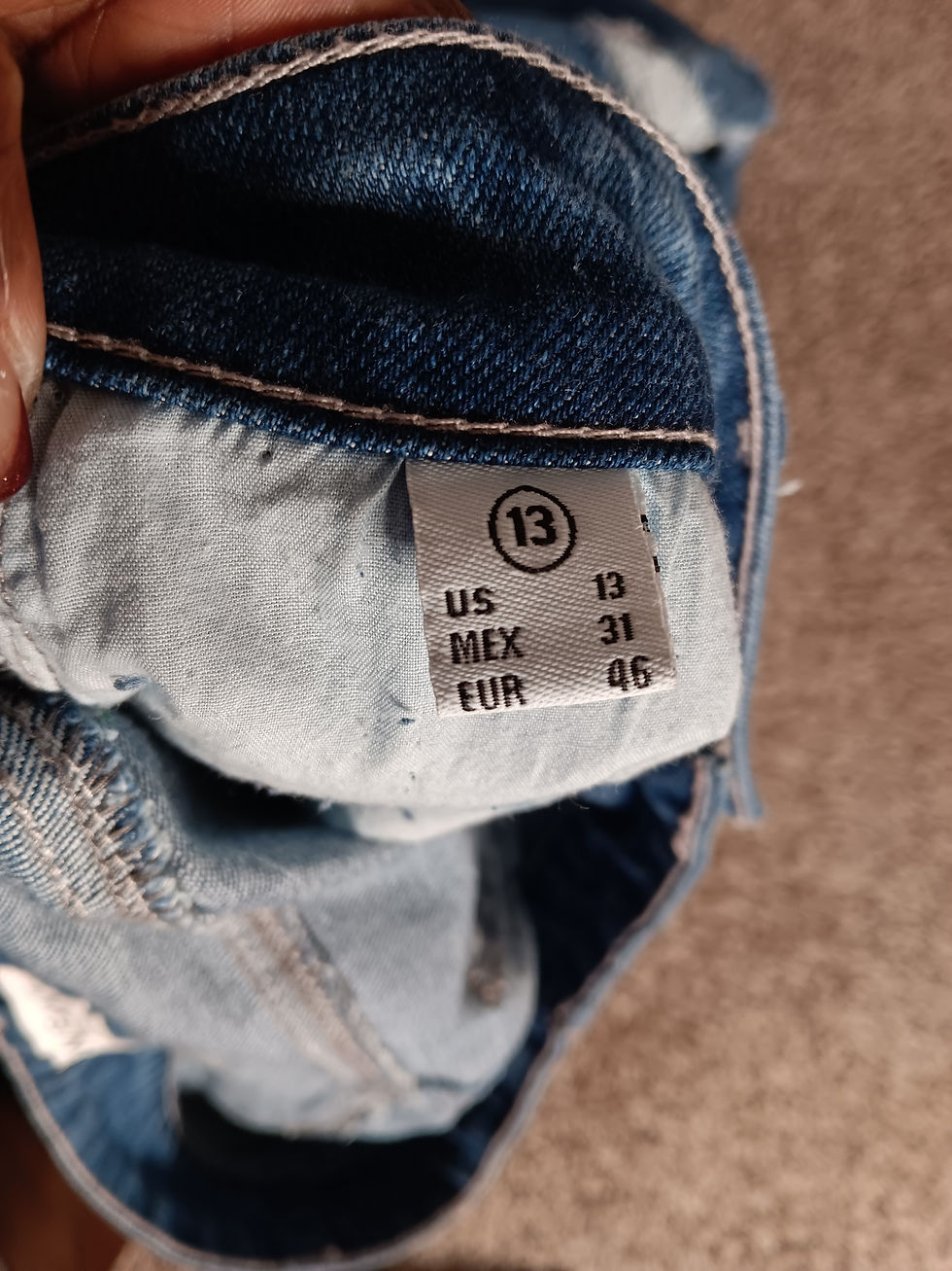 Thumbnail: Women's Distressed Skinny Jeans – Medium Wash Denim