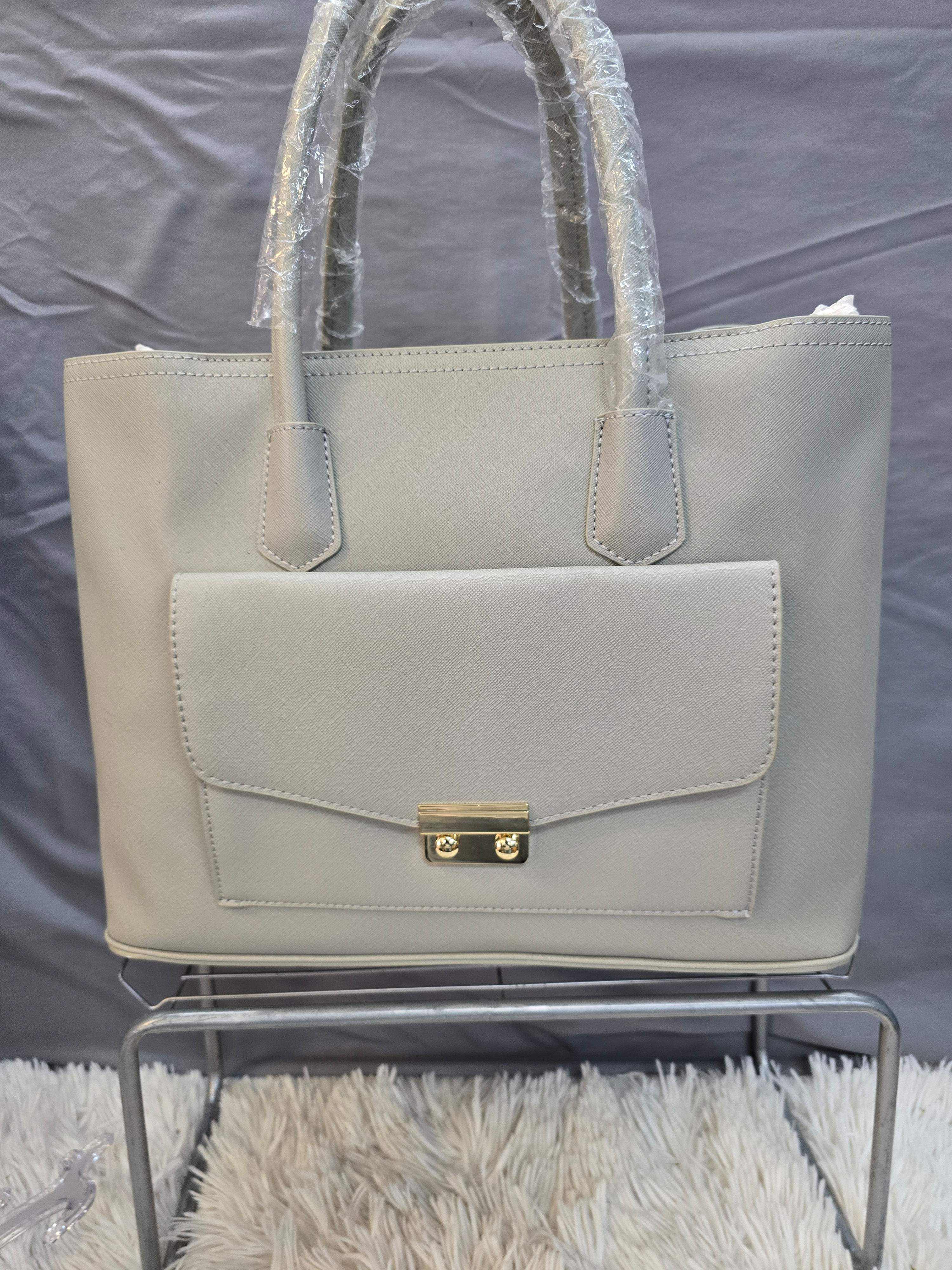 Alles women pockey book