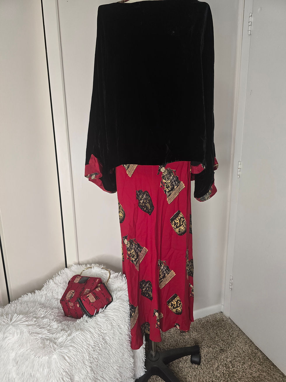 Thumbnail: Vintage Asian-Inspired Handbag & Coin Purse Set