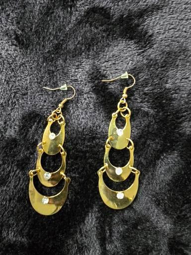 Thumbnail: Gold earring