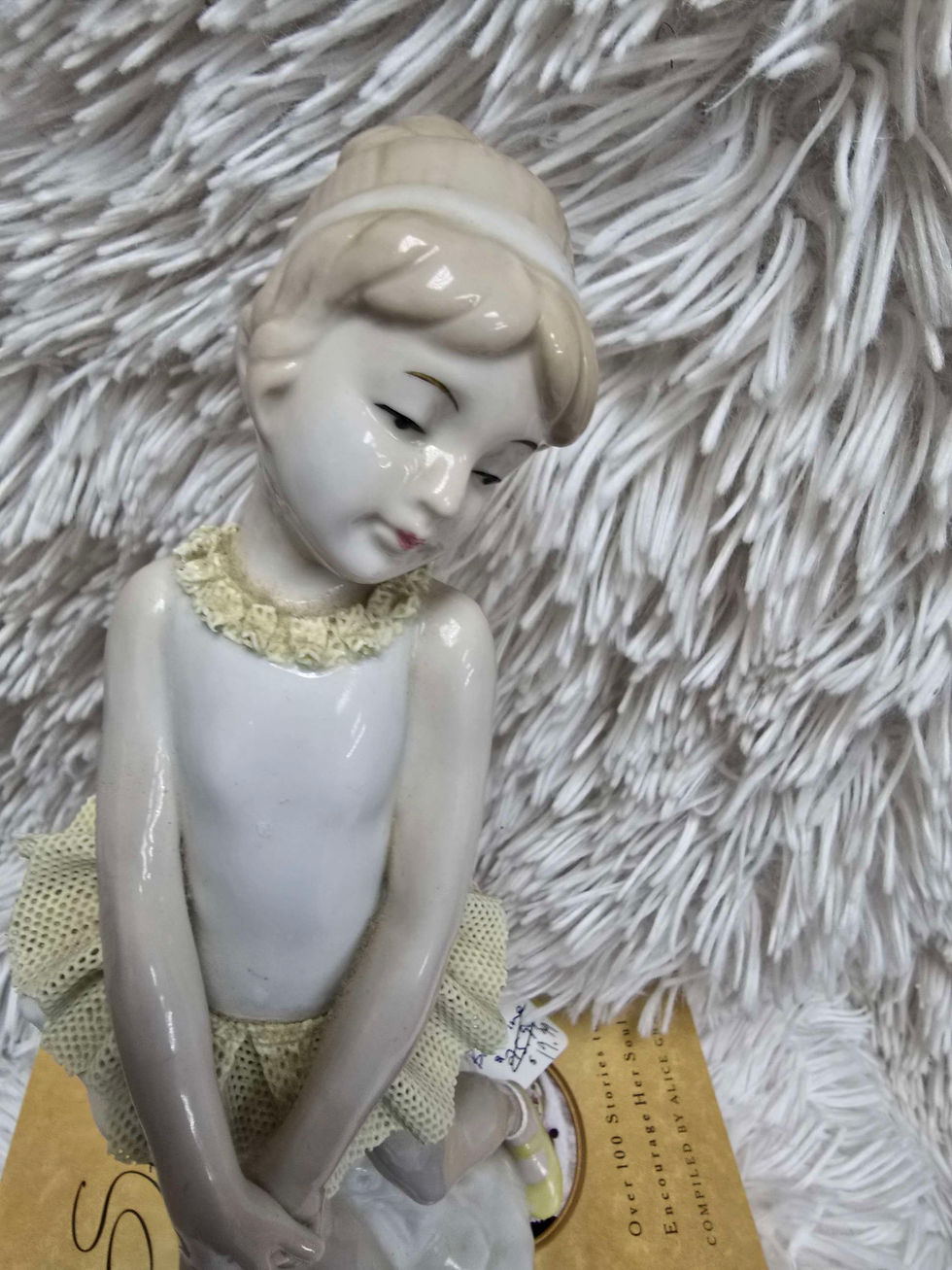 Thumbnail: Ceramic ballerina