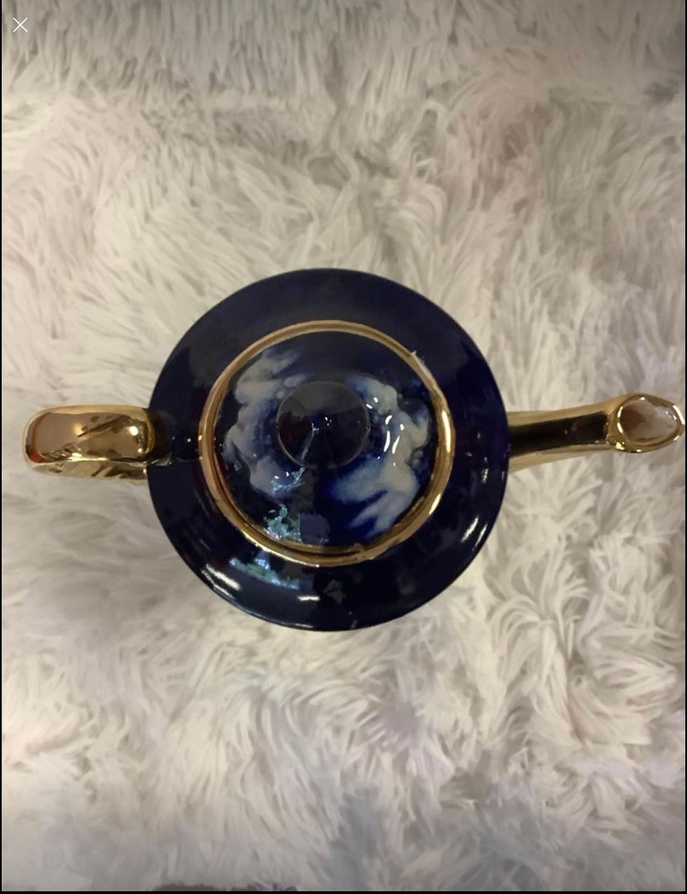 Thumbnail: Vintage tea pot