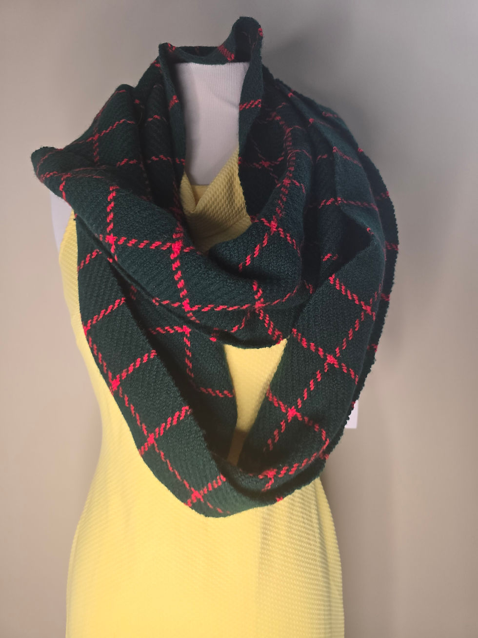 Thumbnail: Red and green long scarf
