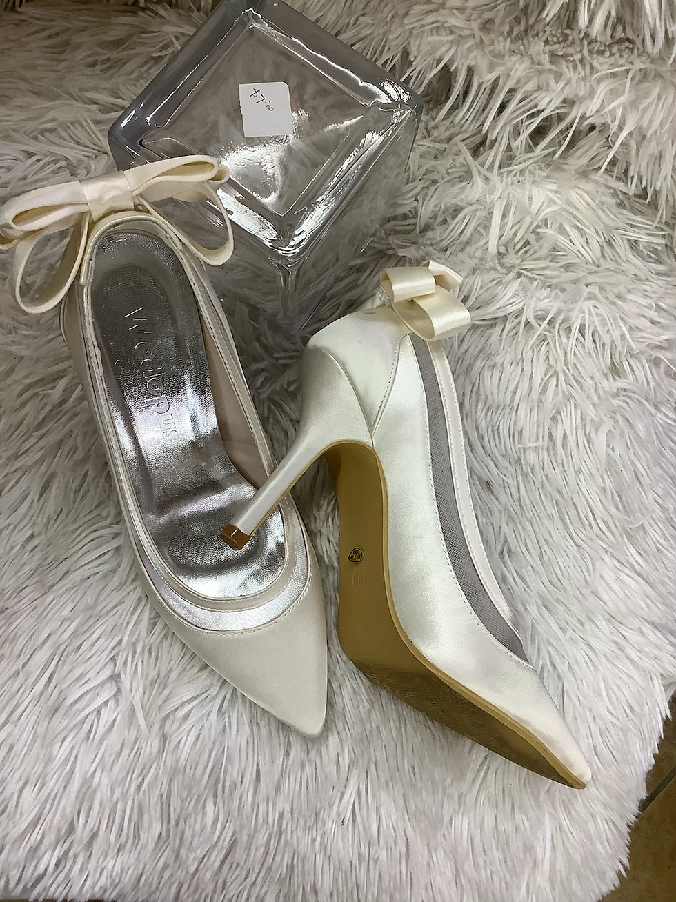 Thumbnail: Wedopus women shoe size 5.5