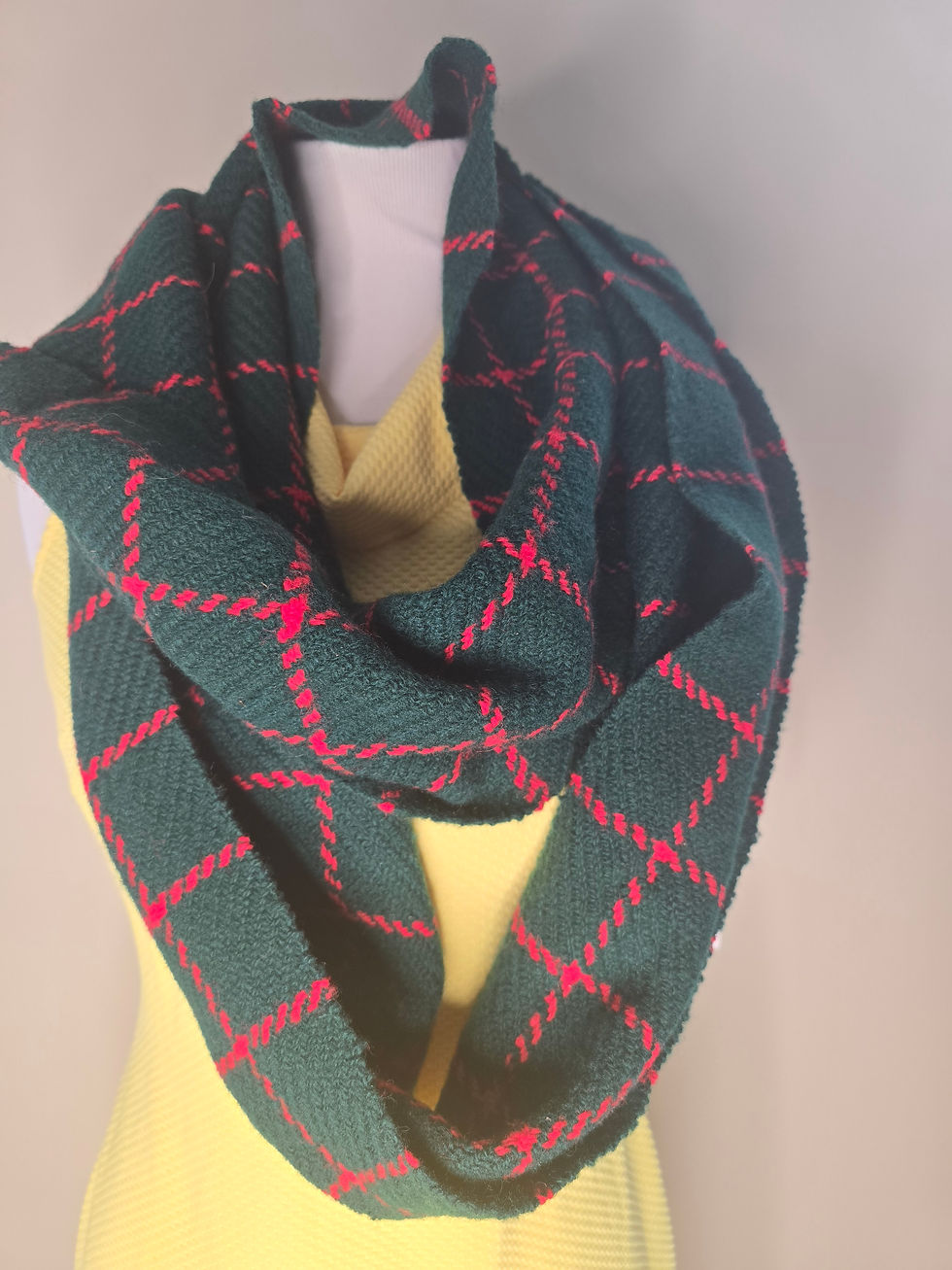 Thumbnail: Red and green long scarf