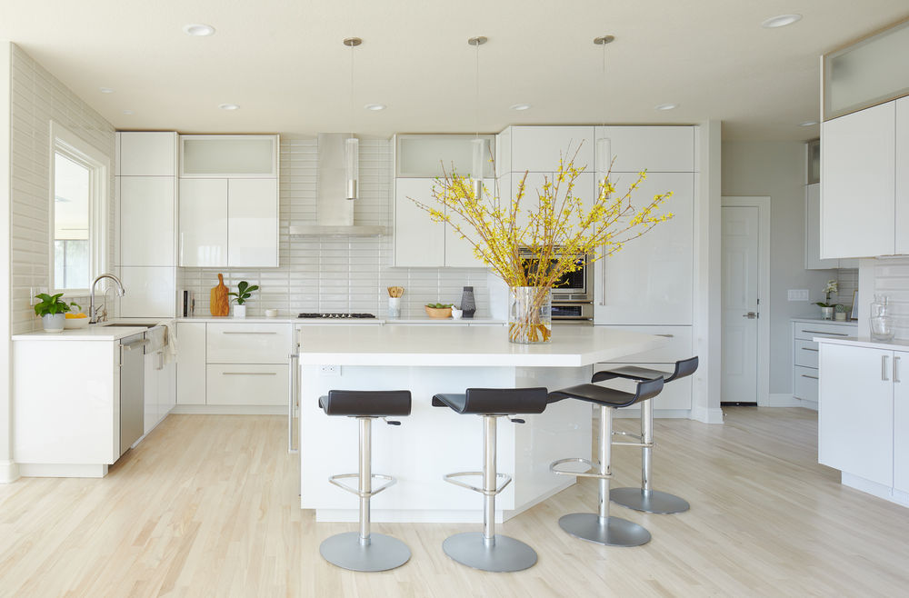Weekly Living Feature Bright and Airy Kitchen