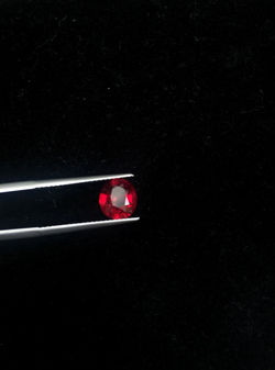 2.2ct 红宝石裸石