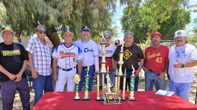 Premian a lo más destacado de la Liga de Beisbol Super Master Ramón Romo